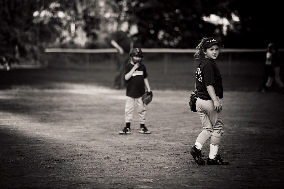 kids playing softball